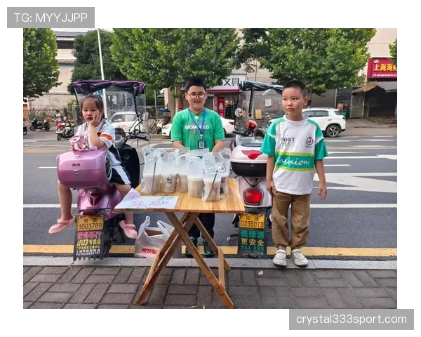 施洋今晚那个神操作，感觉就像明星突然跑到街边摆摊干起代言了！