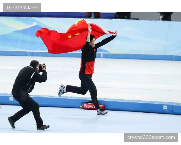 高亭宇训练完直接去吃火锅,教练气到摔秒表 高亭宇训练完直接去吃火锅,教练气到摔秒表